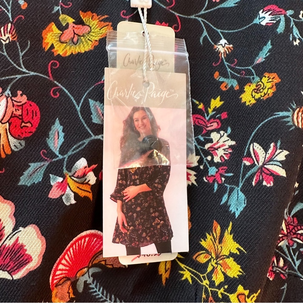 NWT! CHARLIE PAIGE floral bell sleeved dress. S. - Picture 4 of 5